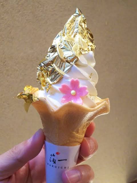 SOFT SERVE ICE CREAM everywhere in Japan - TOKYO travel TIPS