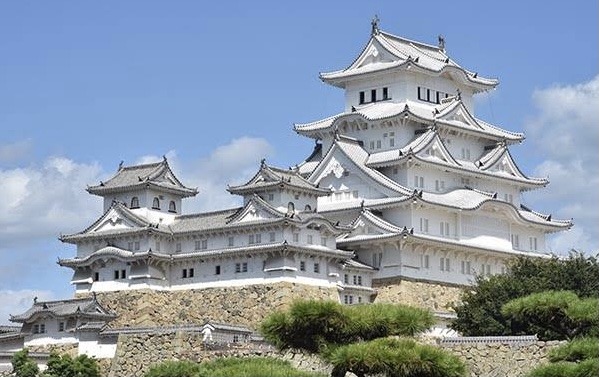 It’s beautiful isn’t it, Himeji castle illumination - TOKYO travel TIPS