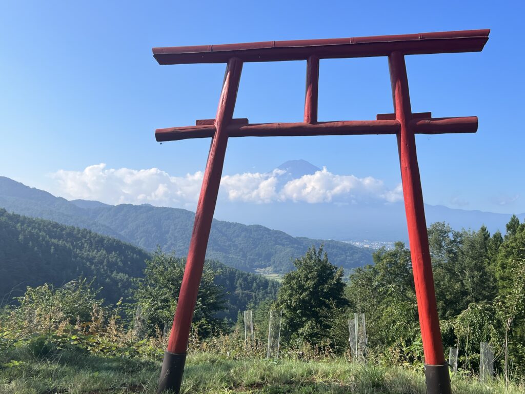 Tenku no Torii ( Torii in the sky) another beauty of Mt.Fuji!! - TOKYO