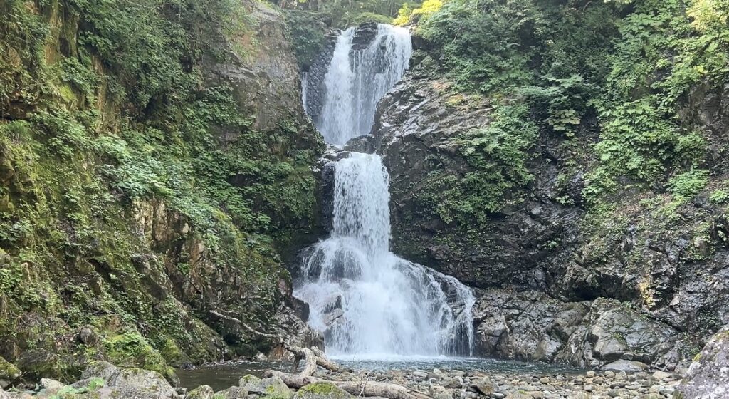 Shirabu waterfall 