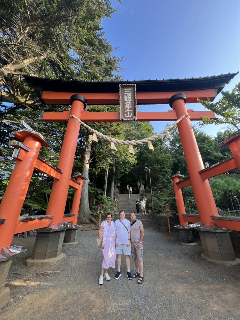 Arakurayama sengen shrine