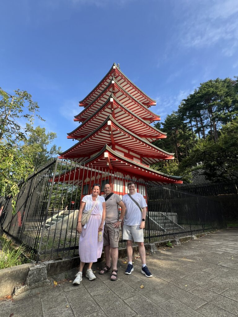 Arakurayama sengen shrine